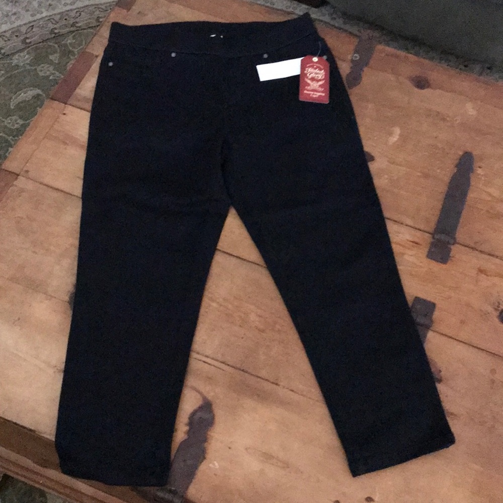 Black Denim Capri Jeans